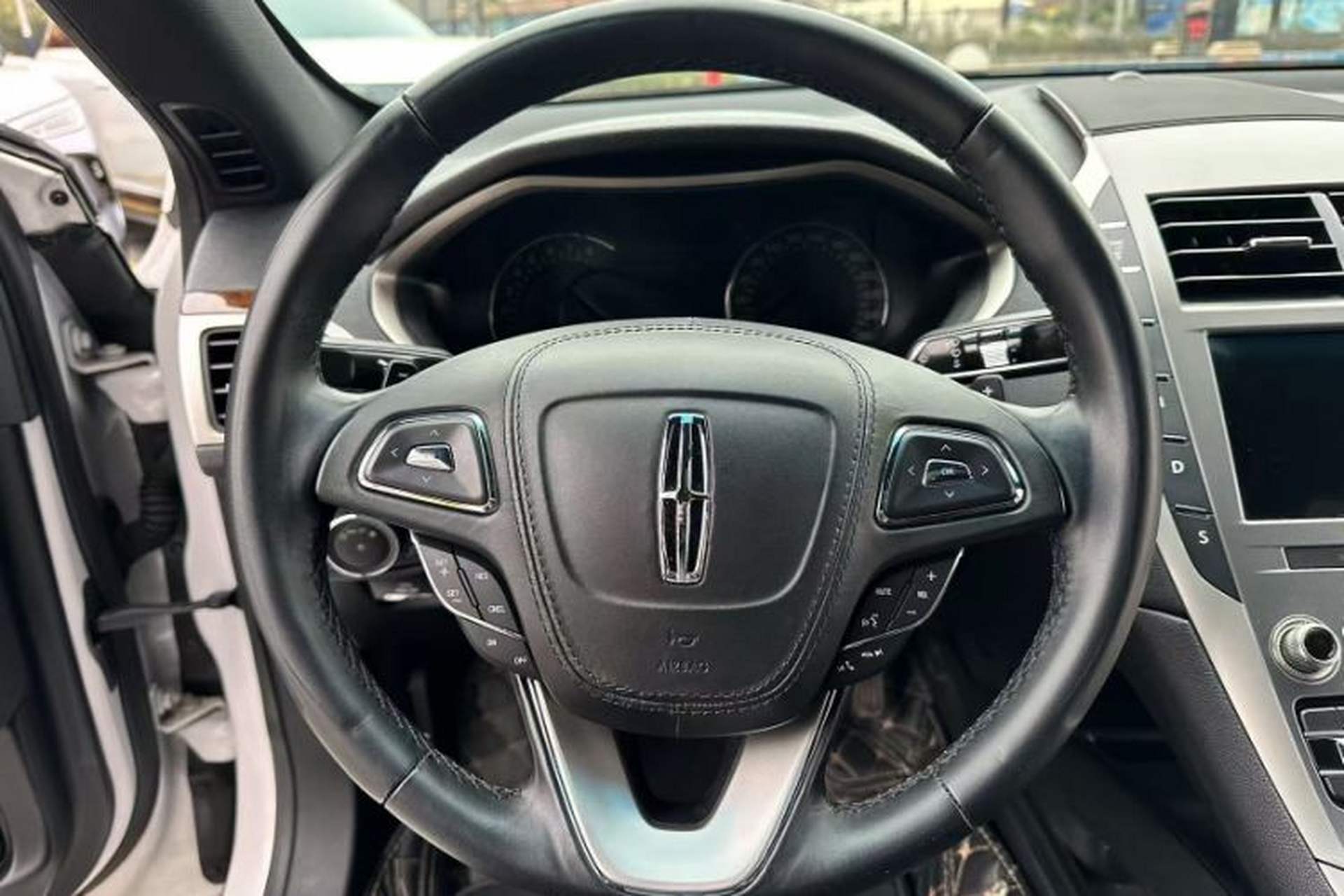 Used Lincoln MKZ 2020 2.0T Deluxe Edition Interior 7