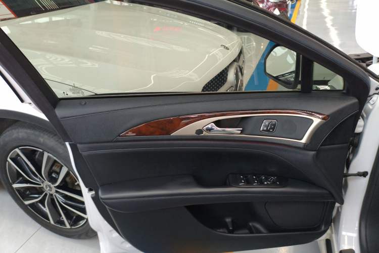 Used Lincoln MKZ 2020 2.0T Deluxe Edition Interior 7