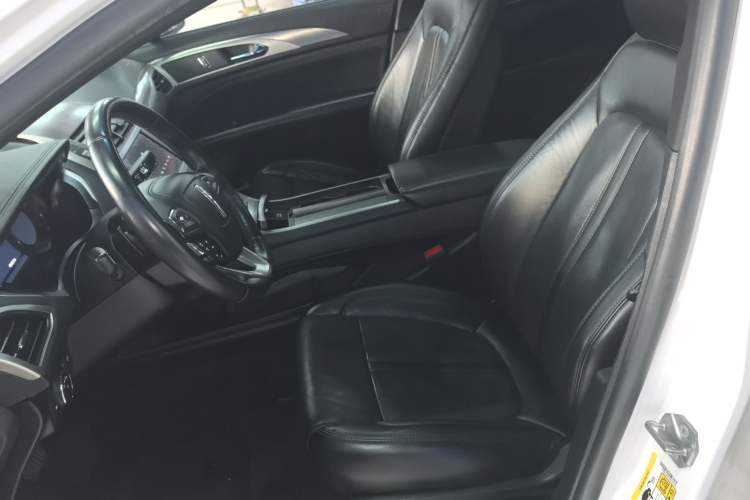 Used Lincoln MKZ 2020 2.0T MONO Limited Luxury Edition MONO WHITE Left Front Seat