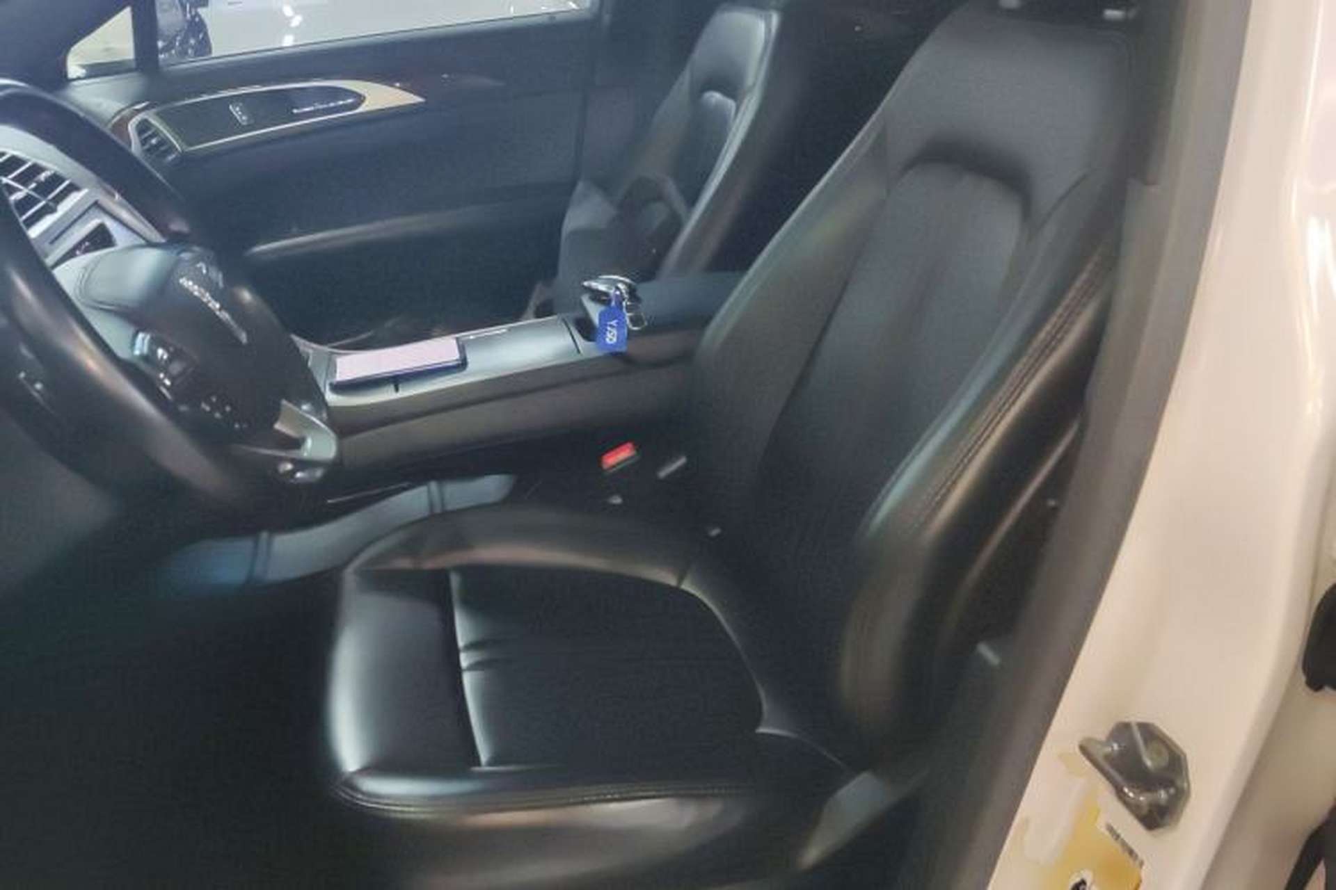 Used Lincoln MKZ 2020 2.0T Deluxe Edition Left Front Seat