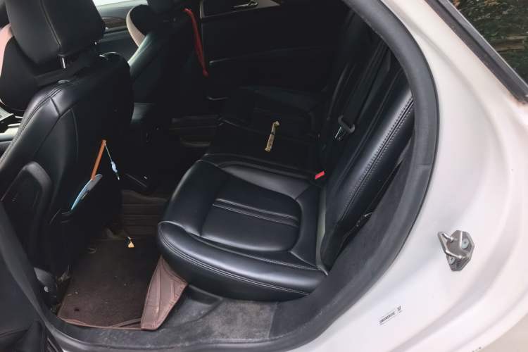 Used Lincoln MKZ 2020 2.0T Deluxe Edition Left Rear Seat