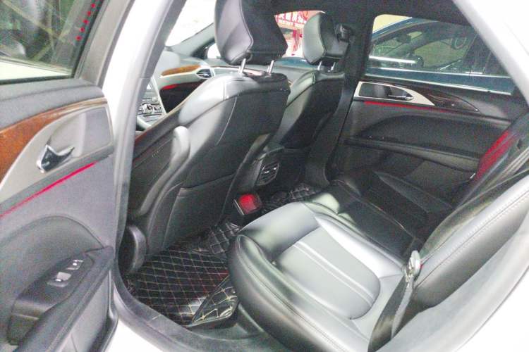 Used Lincoln MKZ 2020 2.0T Deluxe Edition Left Rear Seat