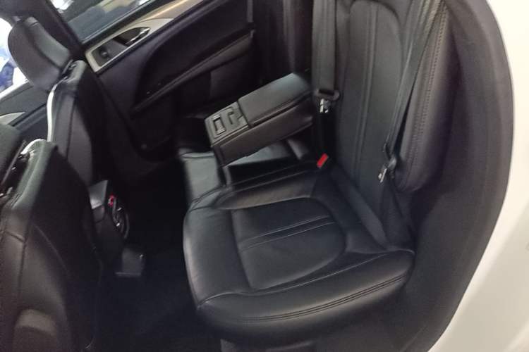 Used Lincoln MKZ 2020 2.0T MONO Limited Edition Prestige Version MONO WHITE Left Rear Seat