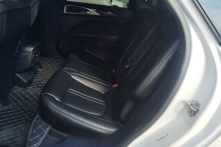Used Lincoln MKZ 2020 2.0T Deluxe Edition Left Rear Seat