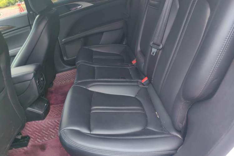 Used Lincoln MKZ 2020 2.0T Luxury Edition Left Rear Seat