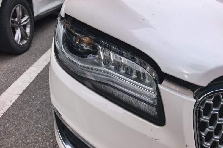 Used Lincoln MKZ 2020 2.0T Deluxe Edition Right Front Headlight