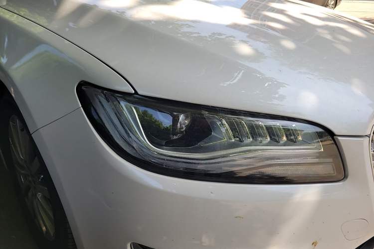 Used Lincoln MKZ 2020 2.0T Deluxe Edition Right Front Headlight