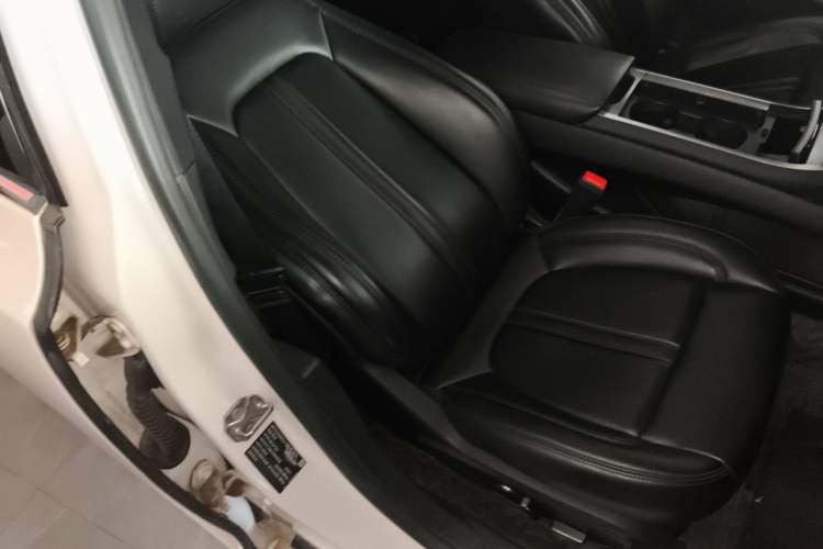 Used Lincoln MKZ 2020 2.0T Deluxe Edition Right Front Seat