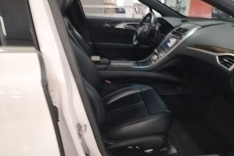 Used Lincoln MKZ 2020 2.0T Deluxe Edition Right Front Seat
