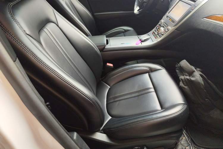 Used Lincoln MKZ 2020 2.0T Deluxe Edition Right Front Seat