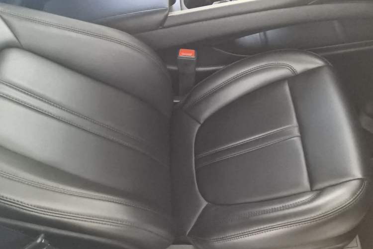 Used Lincoln MKZ 2020 2.0T Deluxe Edition Right Front Seat