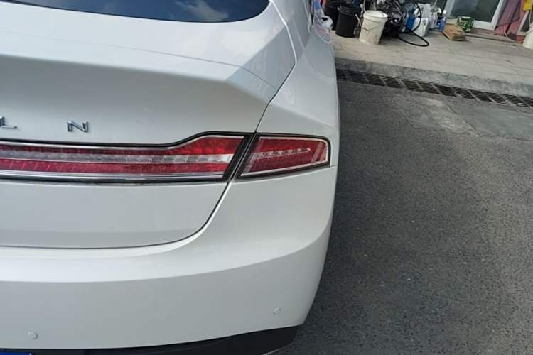Used Lincoln MKZ 2020 2.0T Deluxe Edition Right Rear Taillight