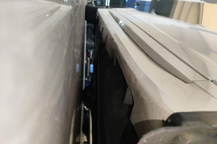 Used Lincoln MKZ 2020 2.0T MONO Limited Luxury Edition MONO WHITE Right Side Sill