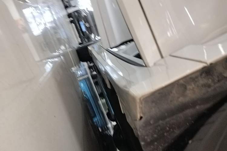 Used Lincoln MKZ 2020 2.0T Deluxe Edition Right Side Sill
