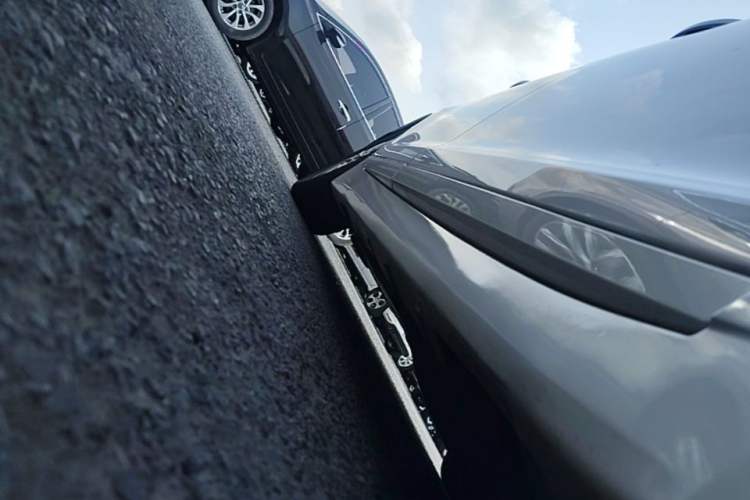 Used Lincoln MKZ 2020 2.0T Deluxe Edition Right Side Sill