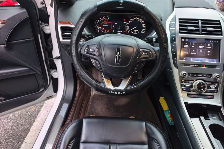 Used Lincoln MKZ 2020 2.0T Deluxe Edition Steering Wheel