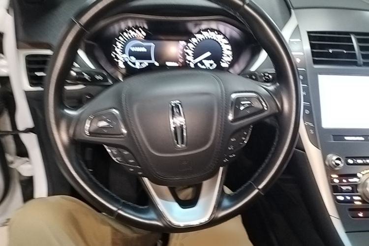Used Lincoln MKZ 2020 2.0T Deluxe Edition Steering Wheel