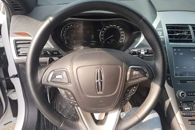 Used Lincoln MKZ 2020 2.0T Deluxe Edition Steering Wheel