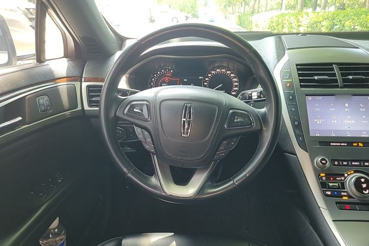Used Lincoln MKZ 2020 2.0T Deluxe Edition Steering Wheel