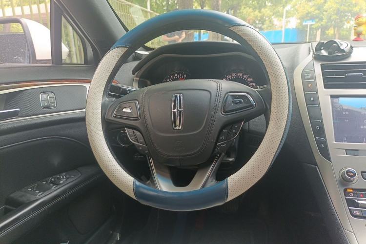 Used Lincoln MKZ 2020 2.0T Deluxe Edition Steering Wheel
