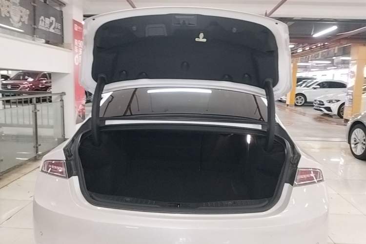 Used Lincoln MKZ 2020 2.0T Deluxe Edition Trunk
