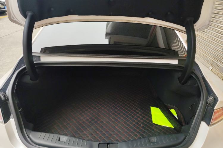 Used Lincoln MKZ 2020 2.0T Deluxe Edition Trunk