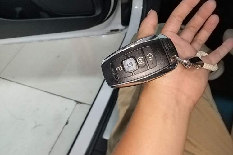 Used Lincoln MKZ 2020 2.0T Deluxe Edition Vehicle Key