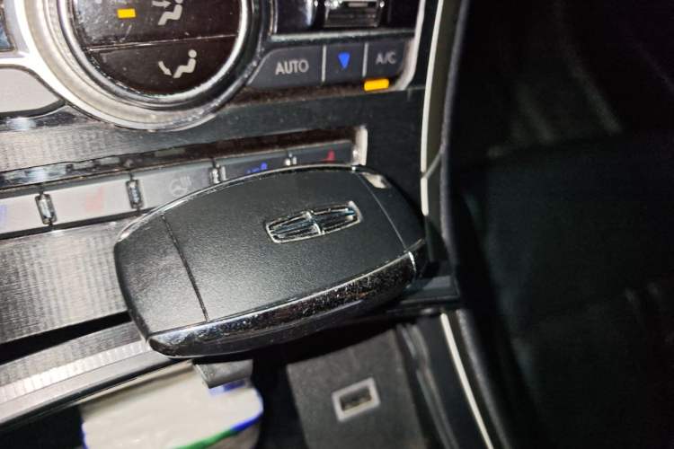 Used Lincoln MKZ 2020 2.0T Prestige Edition Vehicle Key