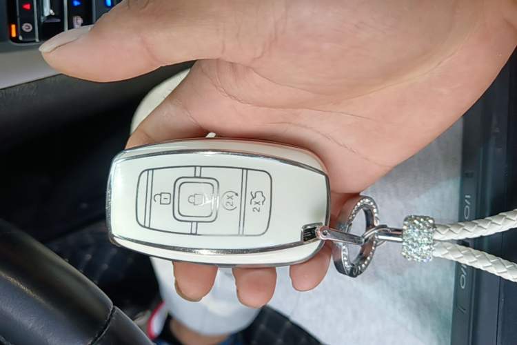 Used Lincoln MKZ 2020 2.0T MONO Limited Edition Prestige Version MONO WHITE Vehicle Key