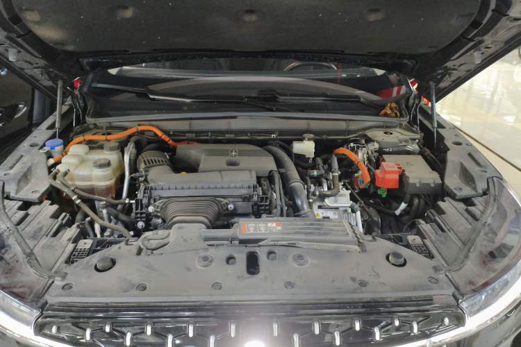 Used Lincoln Nautilus 2023 2.0T All-Wheel-Drive Luxury Hybrid Edition Engine Bay