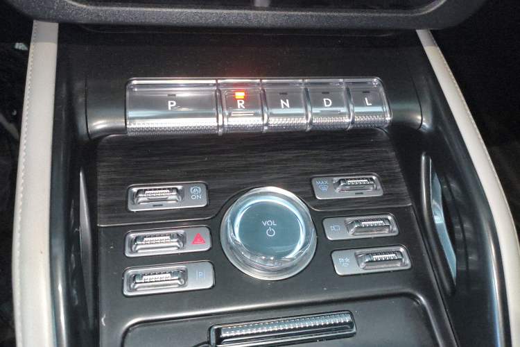 Used Lincoln Nautilus 2023 2.0T All-Wheel-Drive Luxury Hybrid Edition Gear Lever