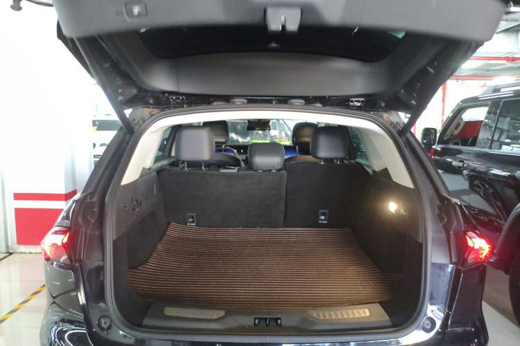 Used Lincoln Nautilus 2023 2.0T All-Wheel-Drive Luxury Hybrid Edition Trunk
