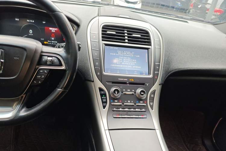 Used Lincoln Nautilus 2019 2.0T Two-Wheel Drive Luxury Edition China VI Standard Gear Lever