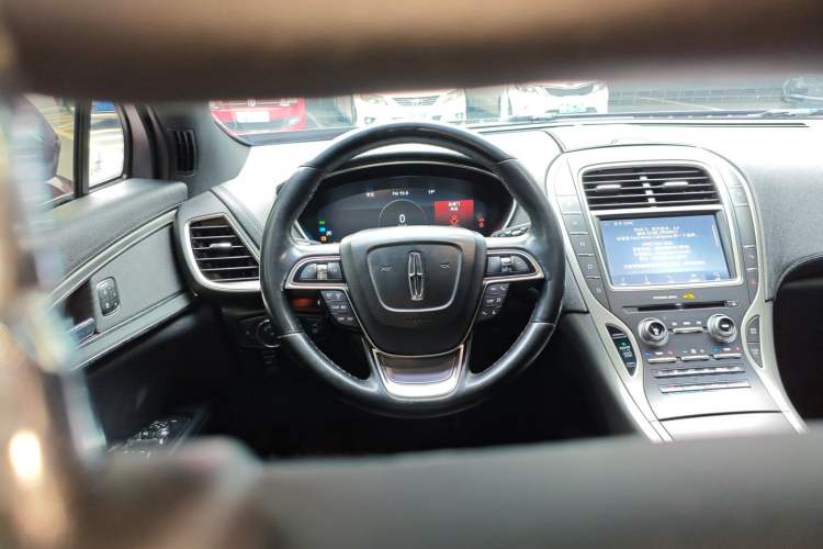 Used Lincoln Nautilus 2019 2.0T Two-Wheel Drive Luxury Edition China VI Standard Steering Wheel