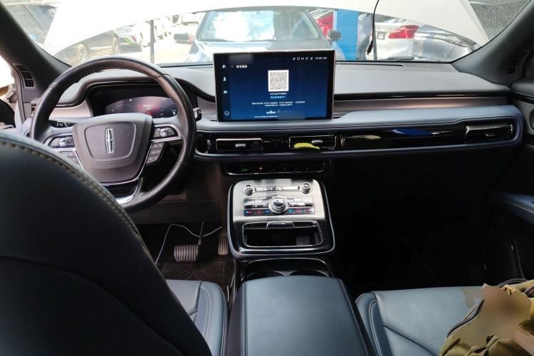 Used Lincoln Nautilus 2021 2.0T Four-Wheel Drive Luxury Edition Center Console