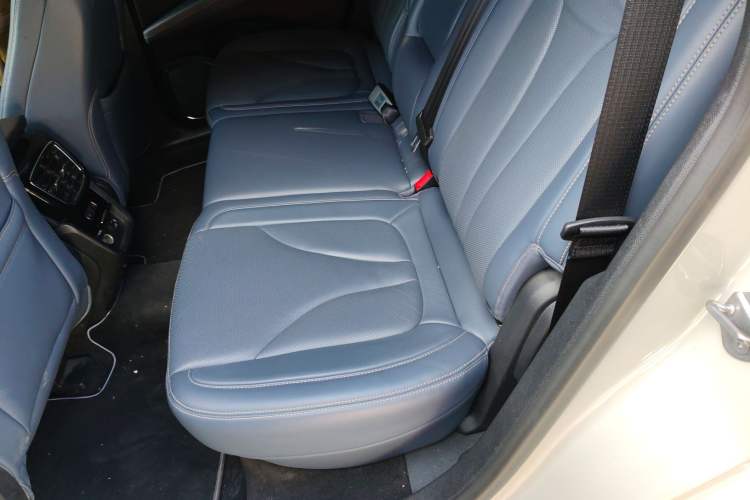Used Lincoln Nautilus 2021 2.0T Four-Wheel Drive Luxury Edition Left Rear Seat