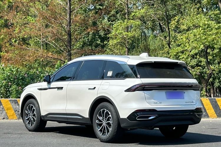 Used Lincoln Nautilus 2025 2.0T Four-Wheel Drive Luxury Edition Exterior 2