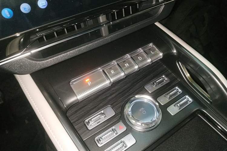 Used Lincoln Nautilus 2025 2.0T Four-Wheel Drive Luxury Edition Gear Lever