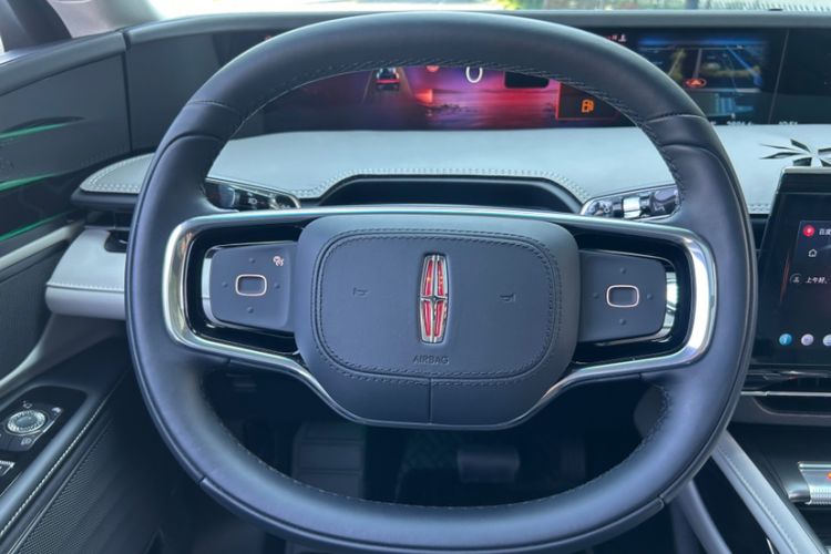Used Lincoln Nautilus 2025 2.0T Four-Wheel Drive Luxury Edition Interior 4