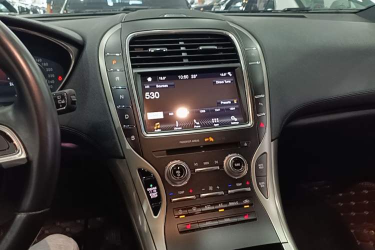 Used Lincoln Nautilus 2019 2.0T Two-Wheel Drive Luxury Edition China VI Standard Audio And AC Panel