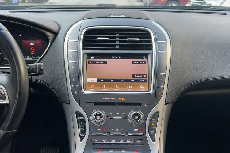 Used Lincoln Nautilus 2019 2.0T Two-Wheel Drive Luxury Edition China VI Standard Audio And AC Panel