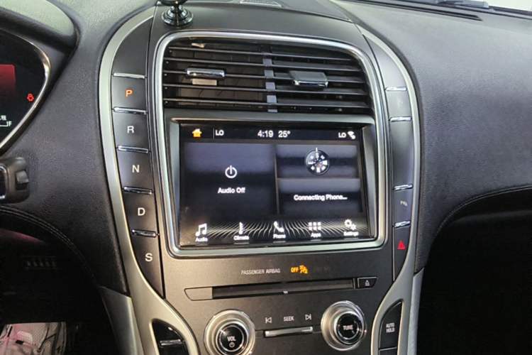 Used Lincoln Nautilus 2019 2.0T Two-Wheel Drive Zunyue Version China VI Standard Audio And AC Panel