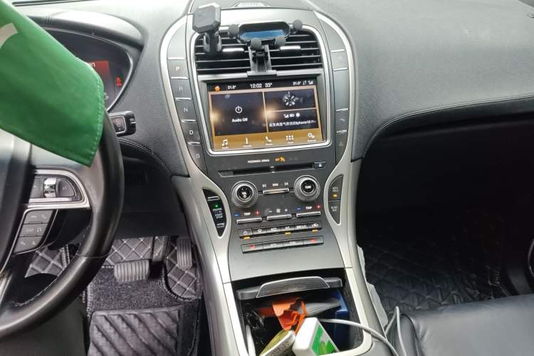 Used Lincoln Nautilus 2019 2.0T Two-Wheel Drive Luxury Edition China VI Standard Audio And AC Panel