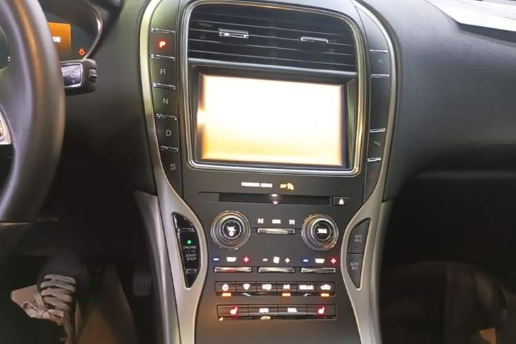 Used Lincoln Nautilus 2019 2.0T Two-Wheel Drive Luxury Edition China VI Standard Audio And AC Panel