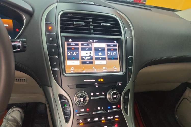 Used Lincoln Nautilus 2019 2.0T Two-Wheel Drive Luxury Edition China VI Standard Audio And AC Panel