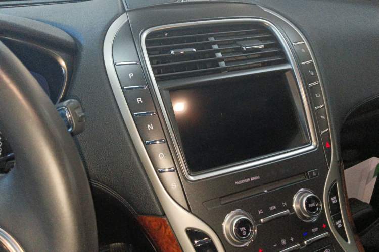 Used Lincoln Nautilus 2019 2.7T Four-Wheel Drive Prestige Edition China VI Standard Audio And AC Panel