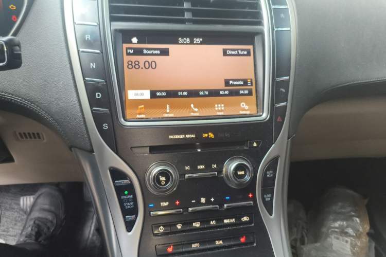 Used Lincoln Nautilus 2019 2.0T Two-Wheel Drive Luxury Edition China VI Standard Audio And AC Panel