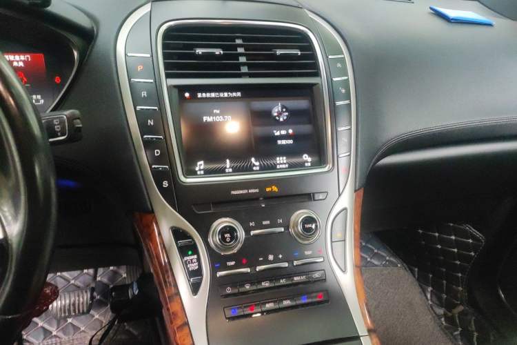 Used Lincoln Nautilus 2019 2.0T Four-Wheel Drive Zunya Edition China VI Standard Audio And AC Panel