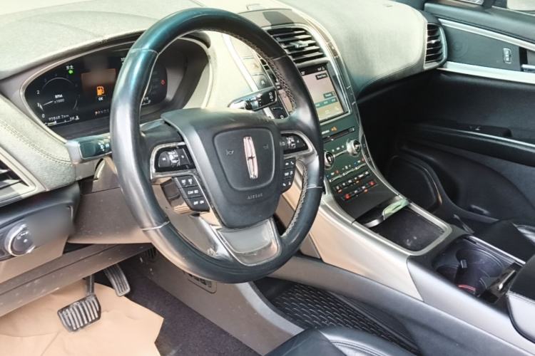 Used Lincoln Nautilus 2019 2.0T Two-Wheel Drive Luxury Edition China VI Standard Center Console