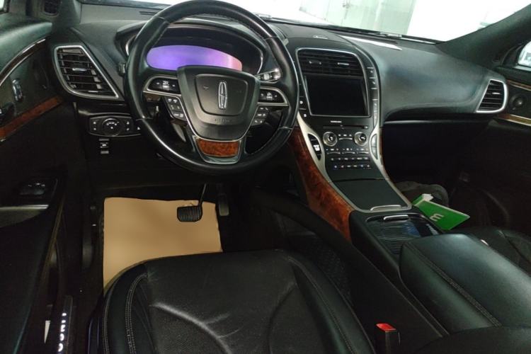 Used Lincoln Nautilus 2019 2.0T Four-Wheel Drive Zunya Edition China VI Standard Center Console